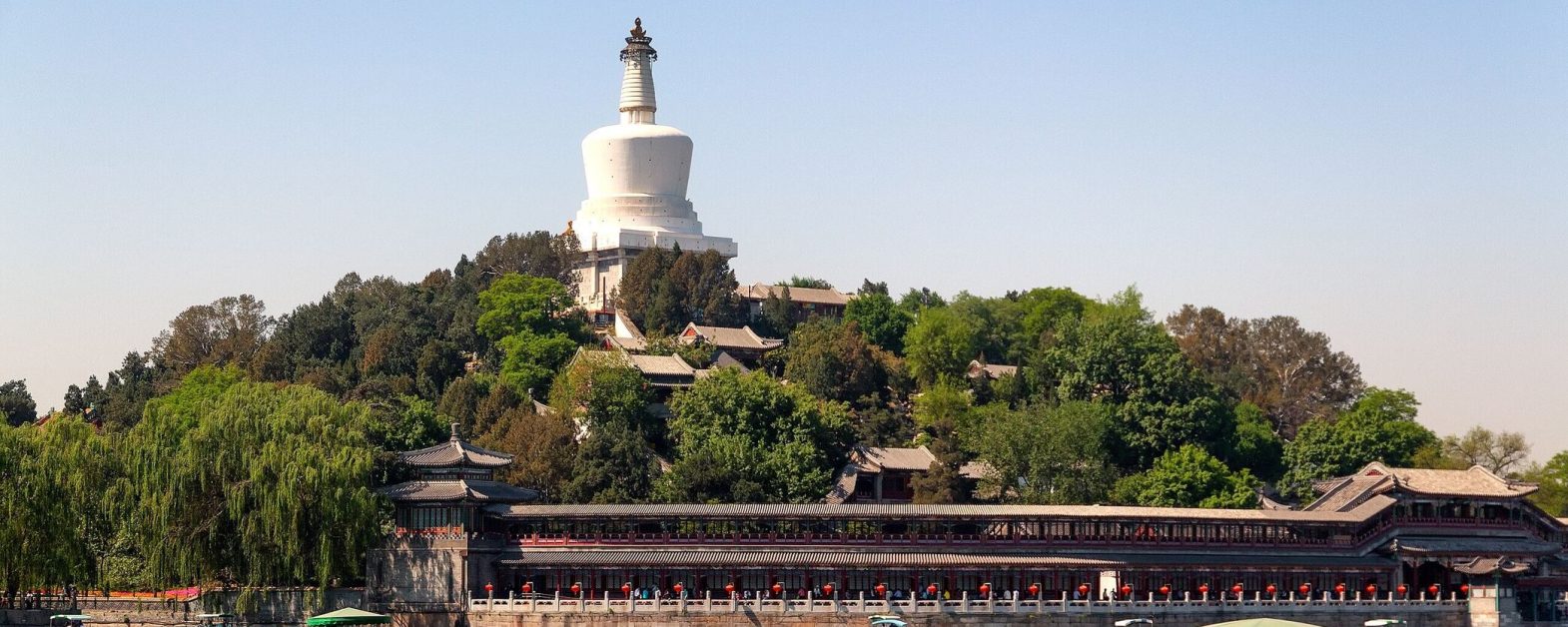 Beihai_park,_beijing,_china-min