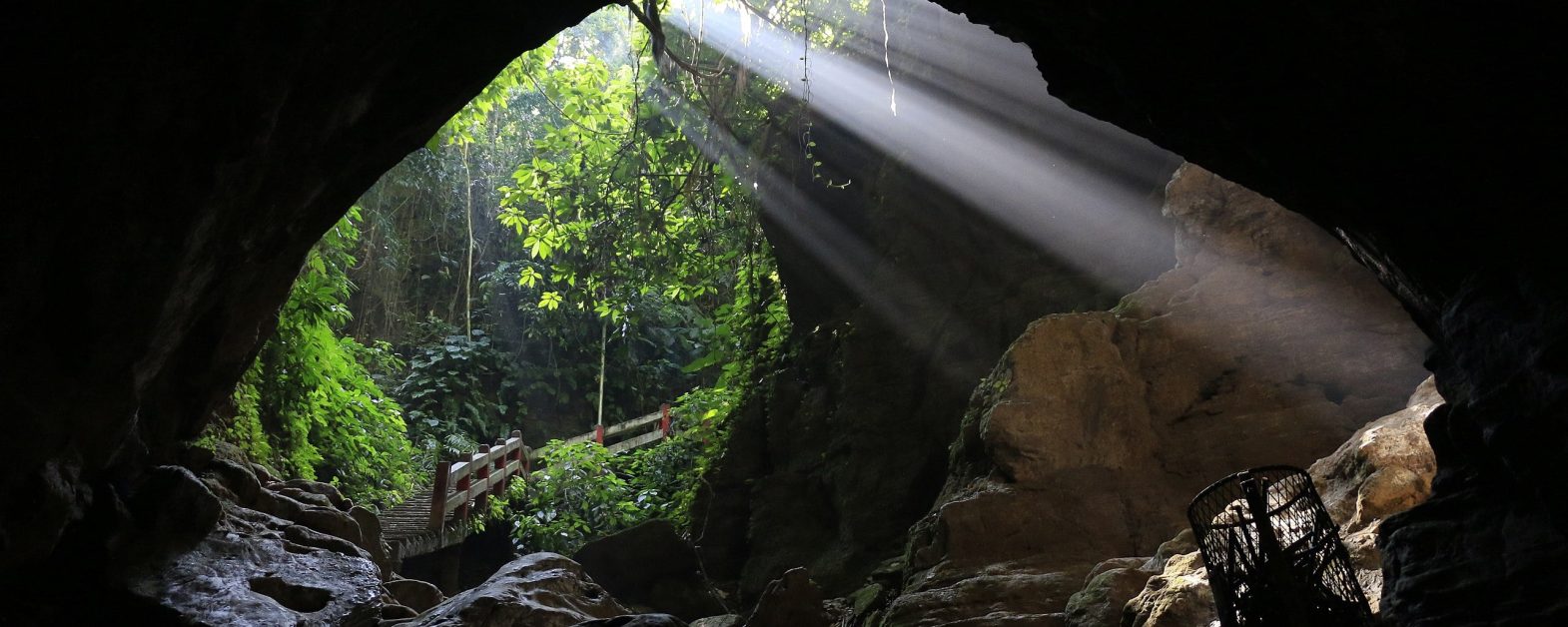 Cave_painting Alutila Park Bangladesh-min