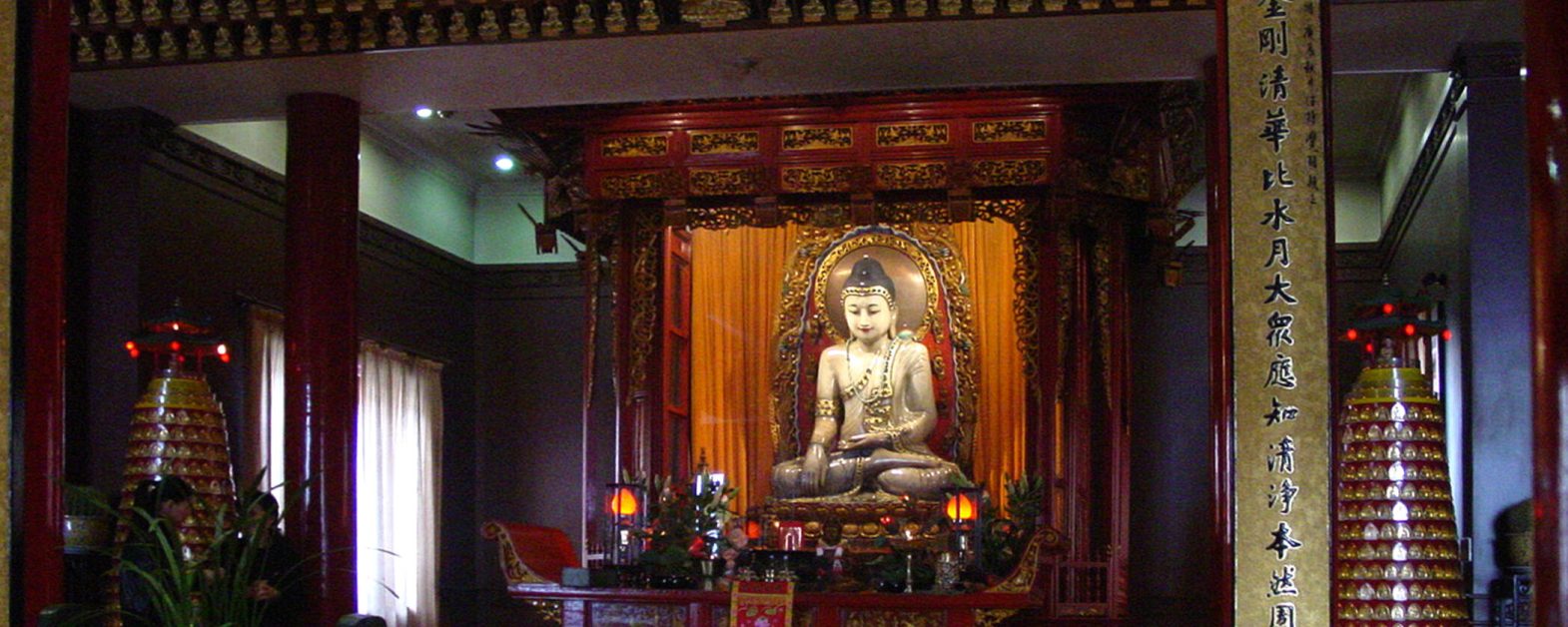 China-Shanghai-Jade_Buddha_Temple 1