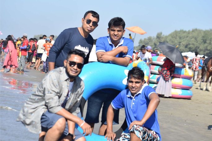 We go to cox's Bazar for enjoy our time. This Image part of our enjoy momunents.