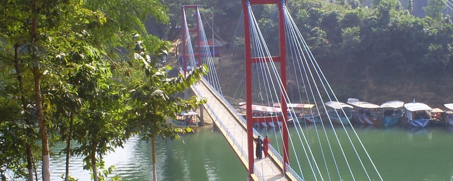 Hanging_bridge_in_Rangamati,_Chittagong-min